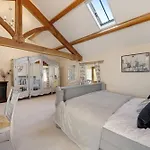 Country Retreat, Long Term Hot Tub 度假居 *