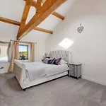 Country Retreat, Long Term Hot Tub 度假居 *