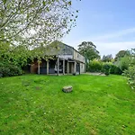 Country Retreat, Long Term Hot Tub 度假居 *