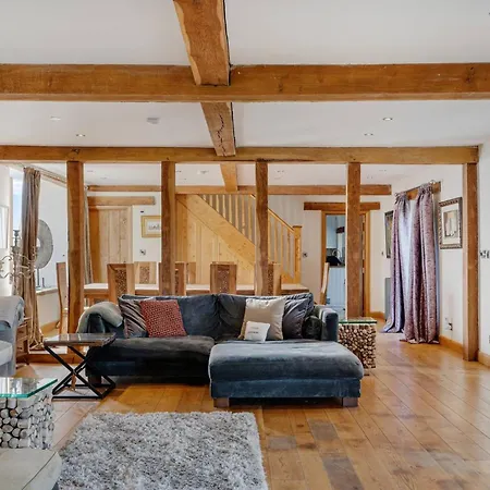 Country Retreat, Long Term Hot Tub ハロゲート