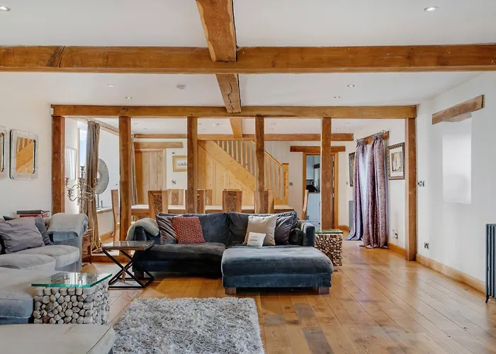 Country Retreat, Long Term Hot Tub ハロゲート